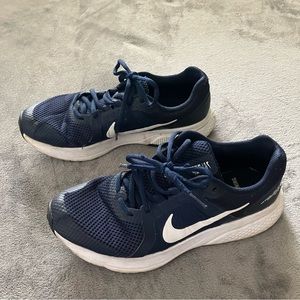 Nike Run Swift V. 2.0, men’s blue size 9 sneakers